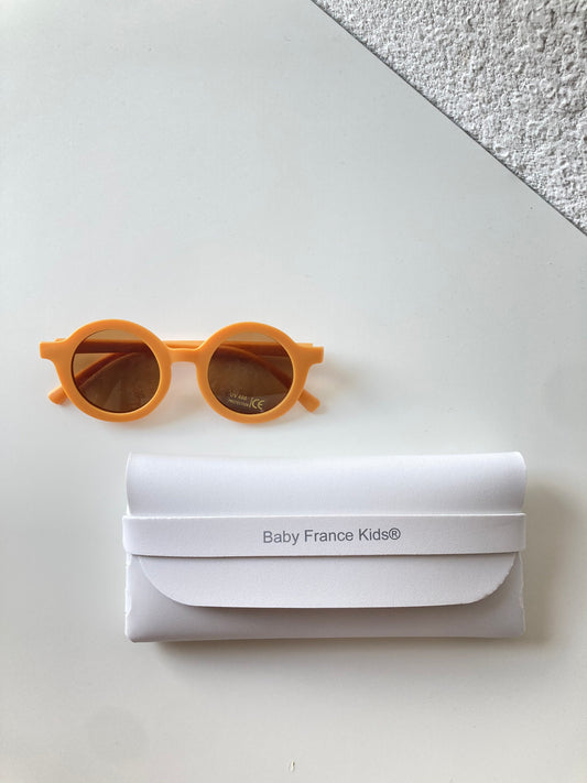 Comment protéger les yeux de votre bébé du soleil ? 5 astuces pour choisir ses lunettes