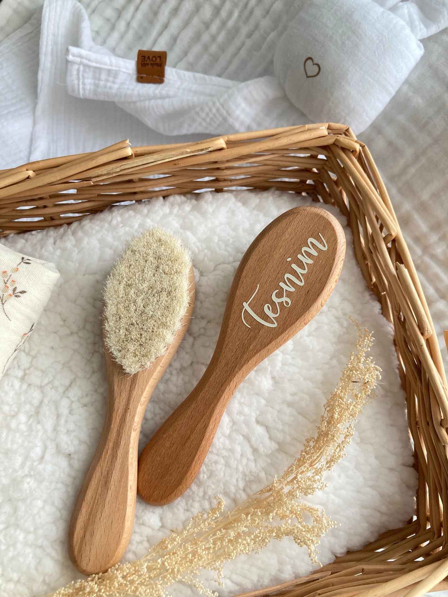 Brosse en bois à poils doux