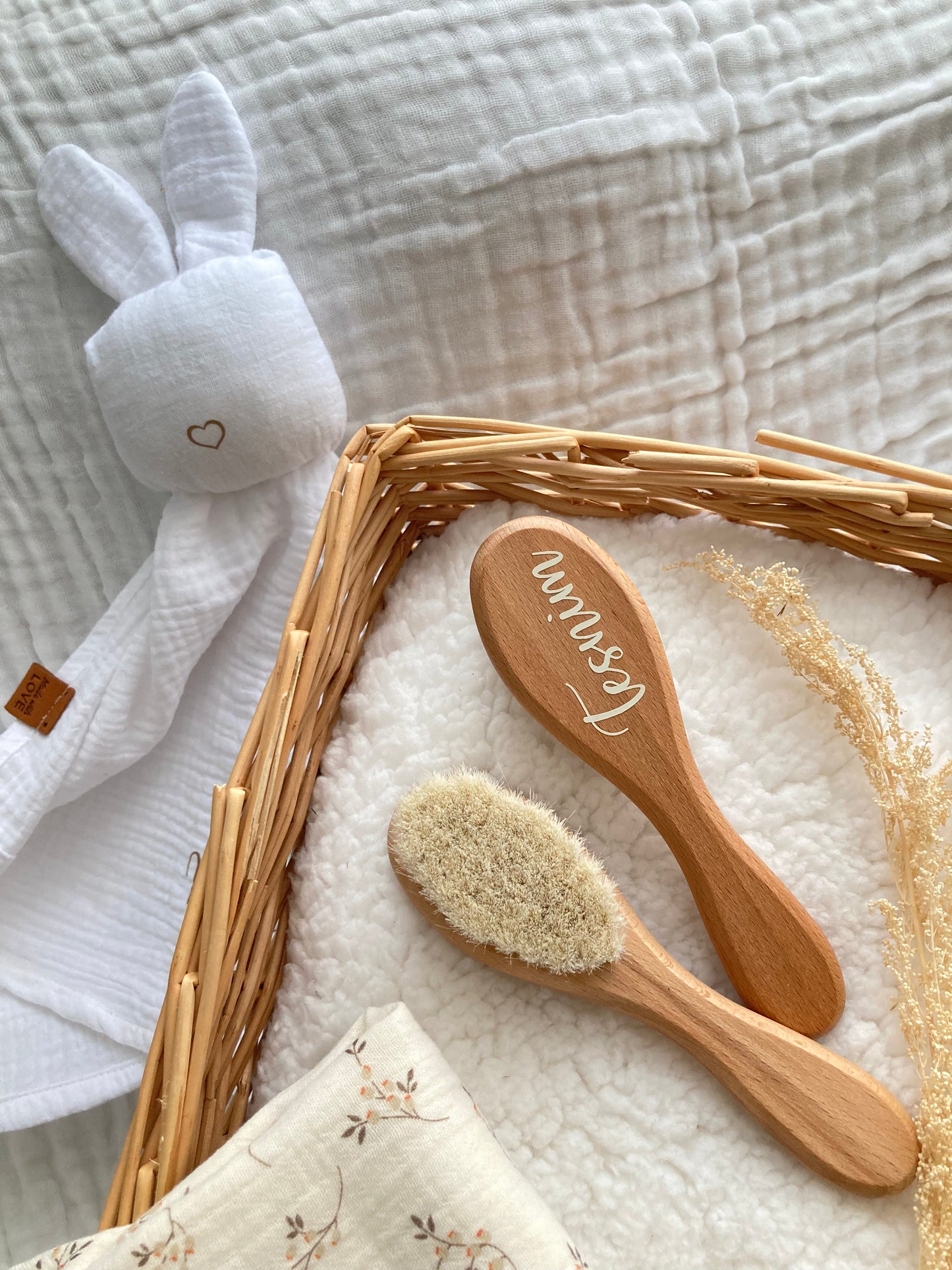 Brosse en bois à poils doux